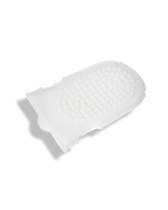 The Body Glove is an indispensable accessory used to enhance the penetration of active ingredients and boost the effects of Biologique Recherche treatments. Composed of two sides, this malleable silicone glove is used to massage all the areas of the body.