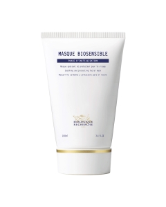 Masque Biosensible significantly reduces skin sensitivity and brings instant relief and comfort to delicate skin. Its soothing and protective active ingredients alleviate the appearance of skin irritations and help strengthen the skin’s natural barrier. I